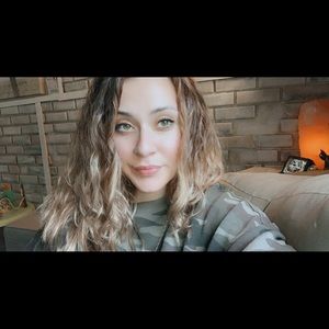 Meet your Posher, Alexandra